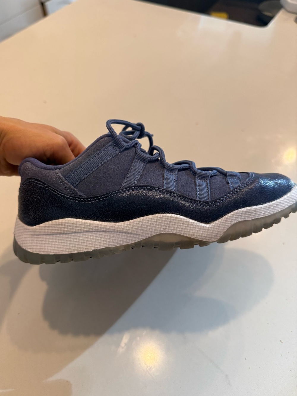 Jordan 11 Low-Top Sneakers - Blue and White